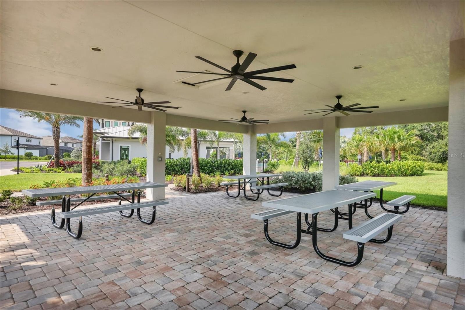 SAPPHIRE POINT PH IIIA - Residential