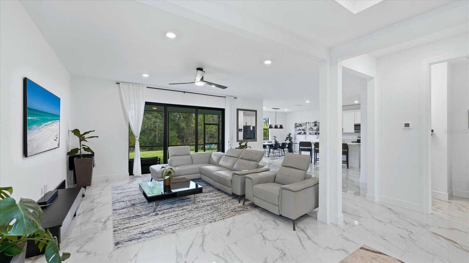 SAPPHIRE POINT PH IIIA - Residential