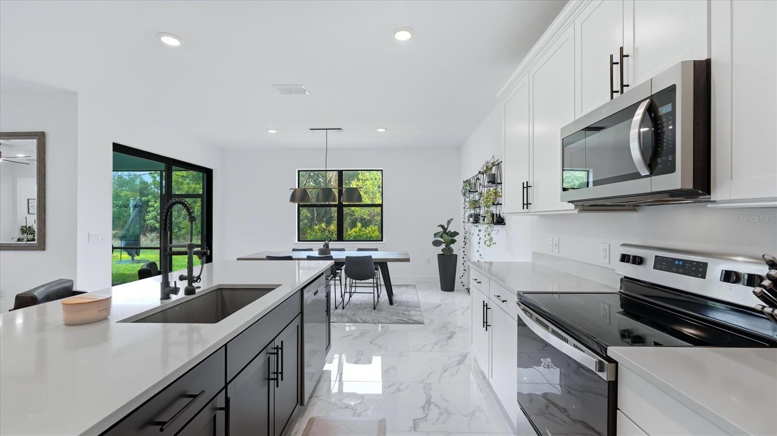 SAPPHIRE POINT PH IIIA - Residential