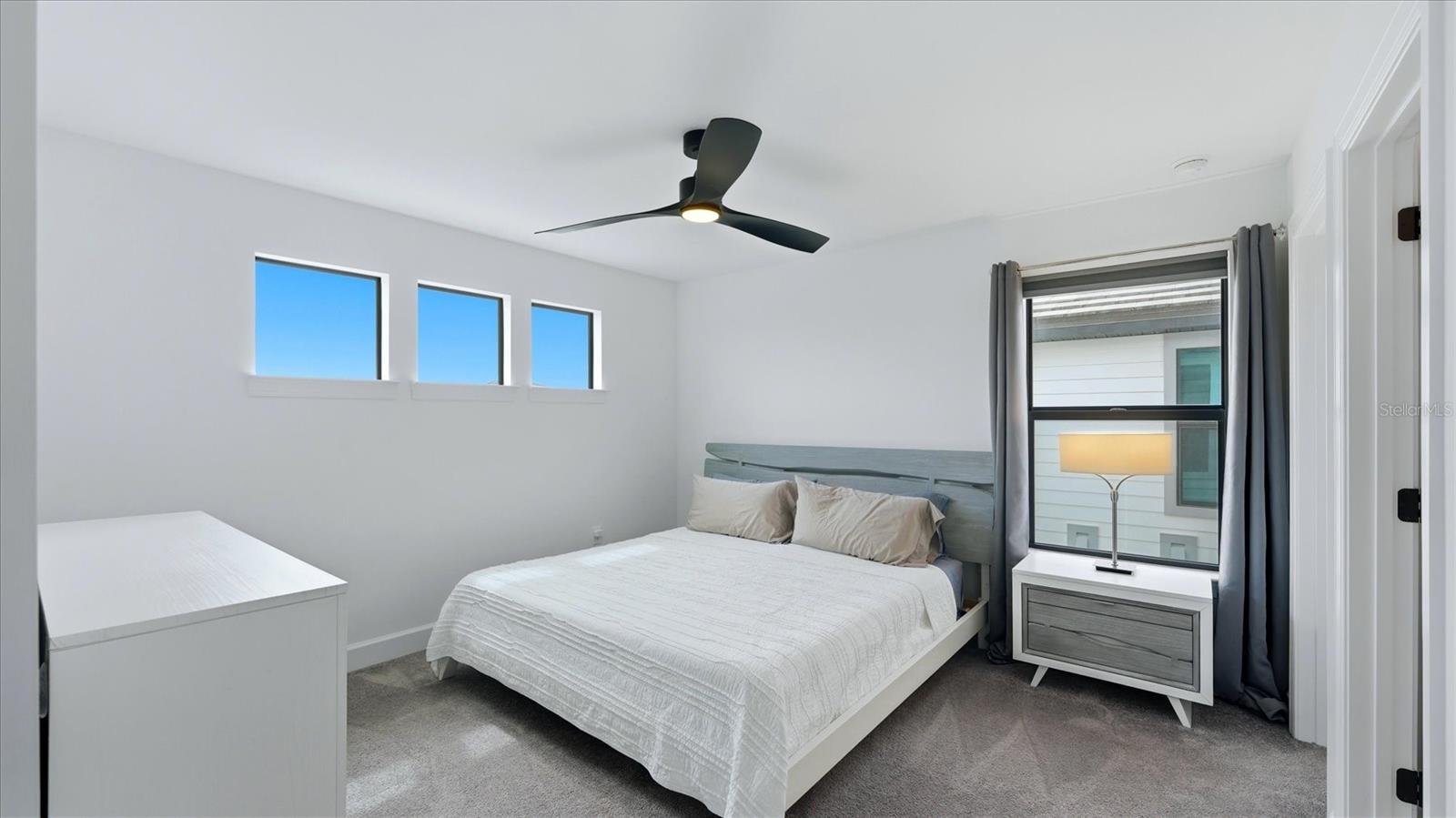 SAPPHIRE POINT PH IIIA - Residential