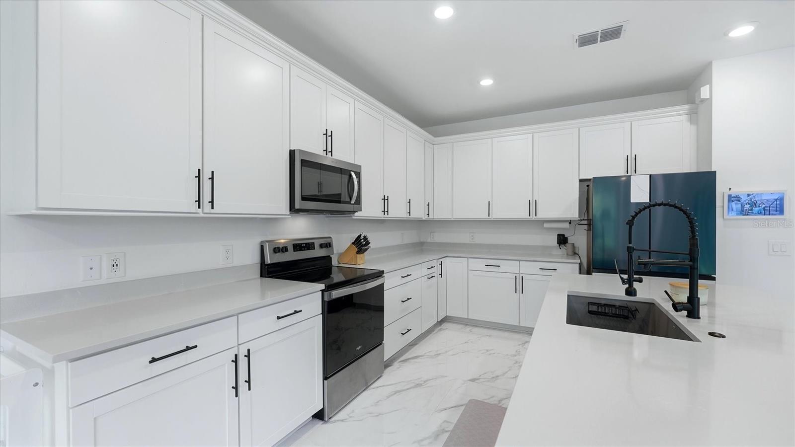 SAPPHIRE POINT PH IIIA - Residential