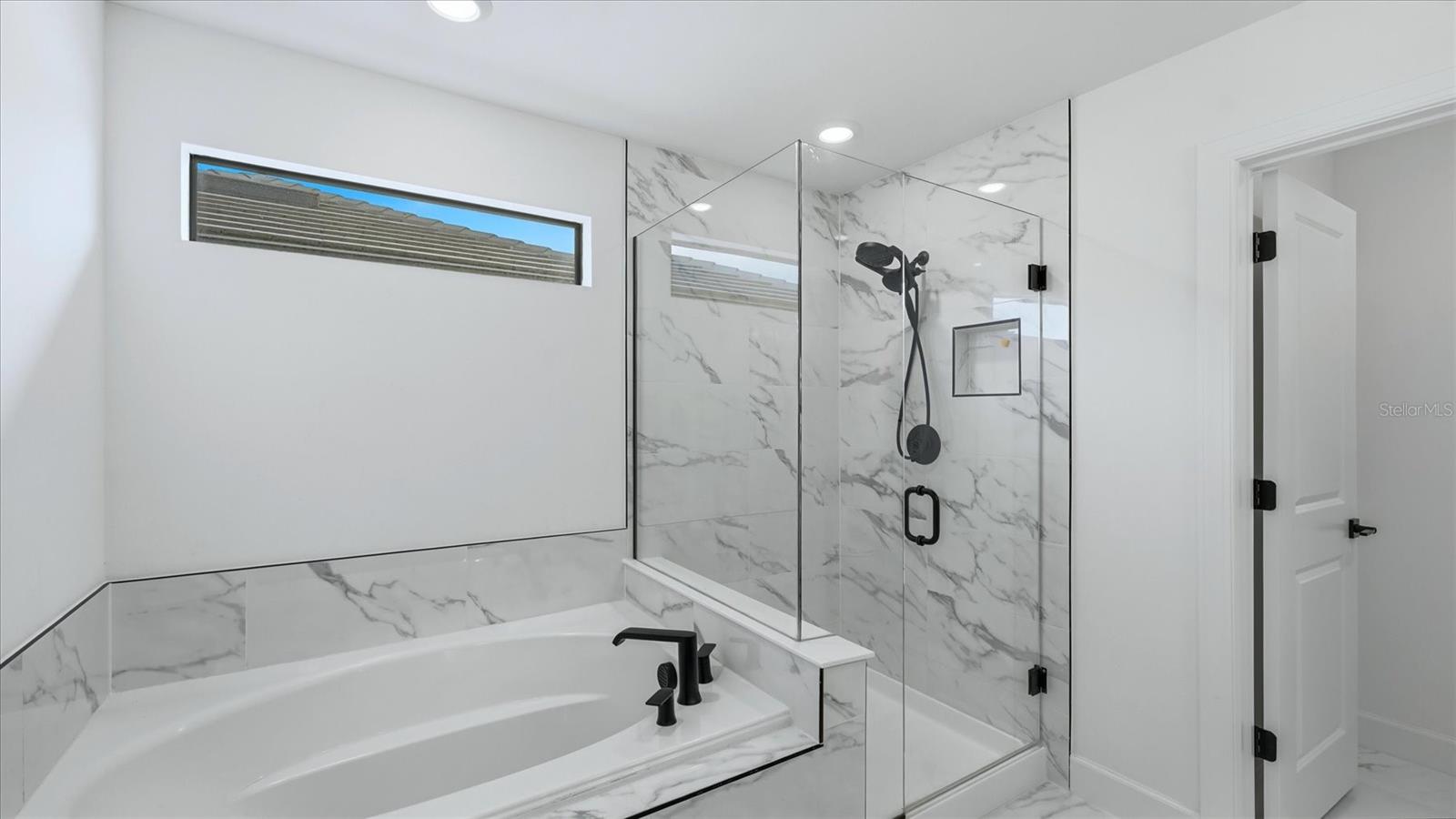 SAPPHIRE POINT PH IIIA - Residential