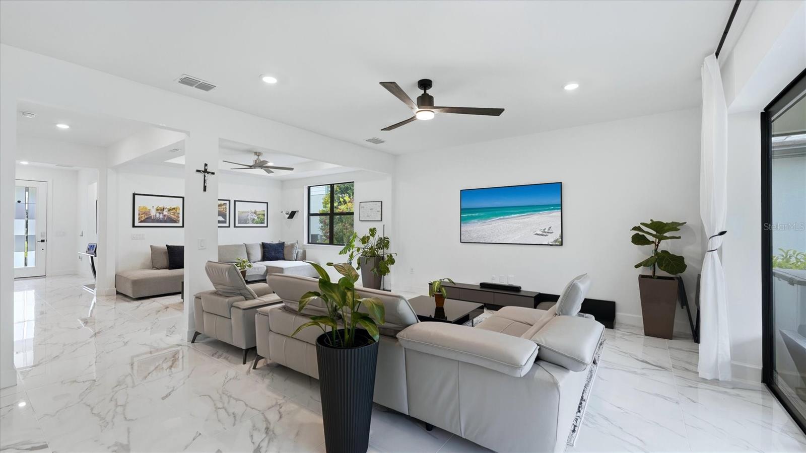 SAPPHIRE POINT PH IIIA - Residential