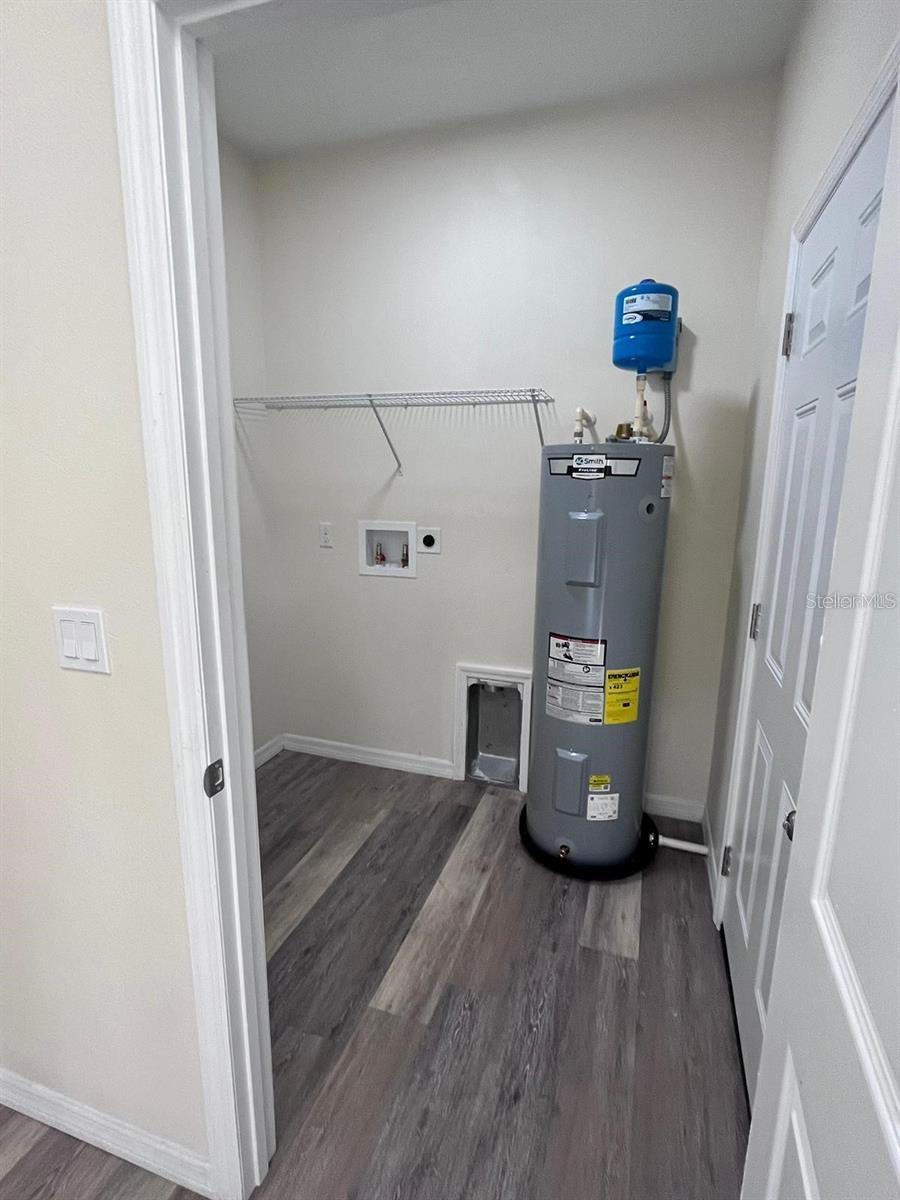 CEDAR POINT - Residential Lease