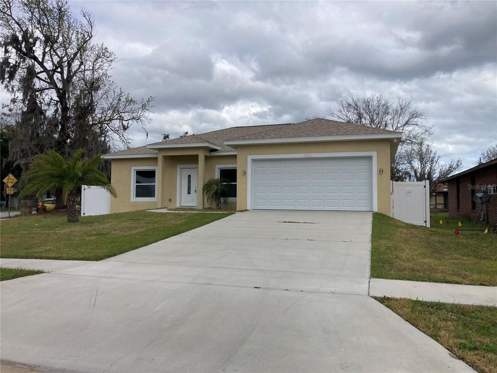 Photo of 925 Lora Street, Daytona Beach, FL 32114 (MLS # O6381780)