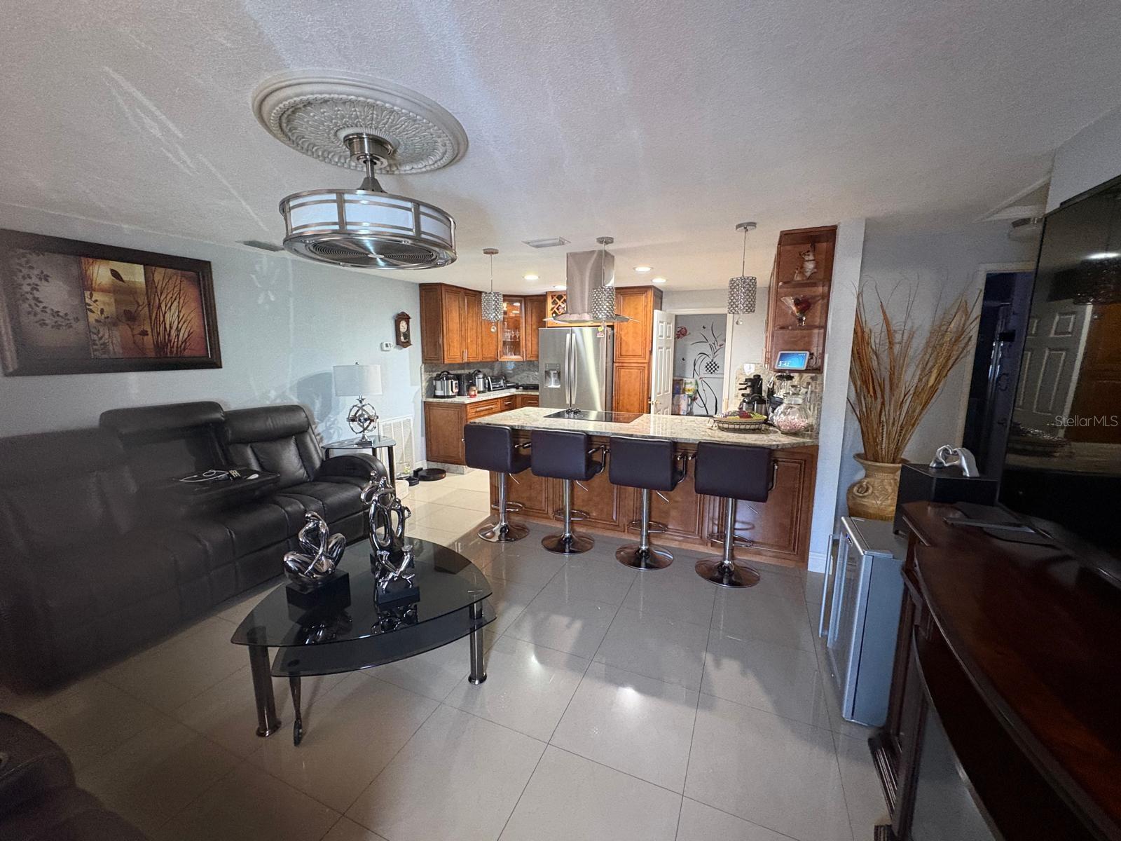 6005 W CLIFTON STREET