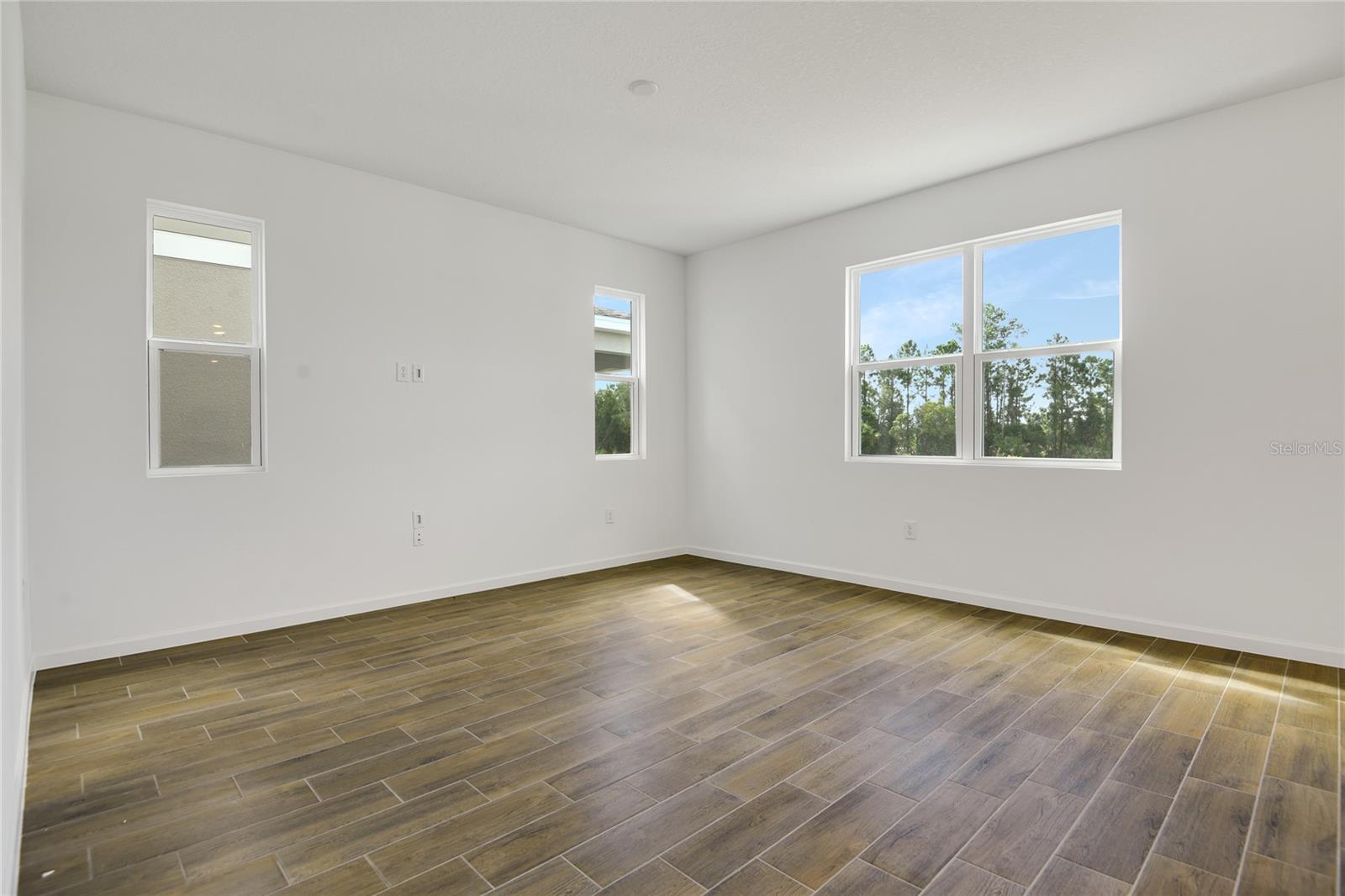 SEASONS AT MAGNOLIA POINTE - Residential