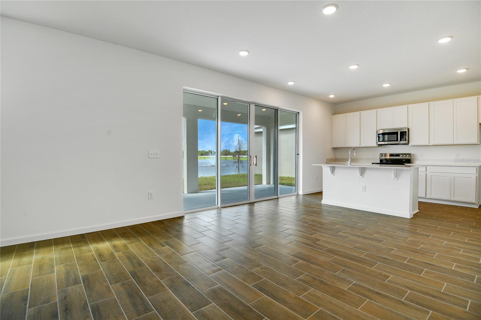 SEASONS AT MAGNOLIA POINTE - Residential
