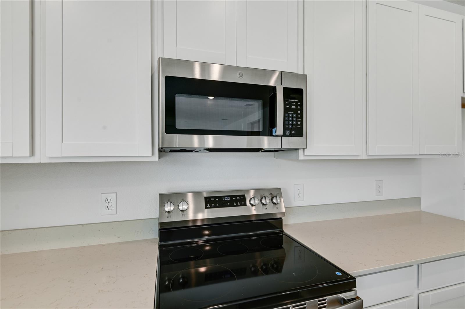 SEASONS AT MAGNOLIA POINTE - Residential