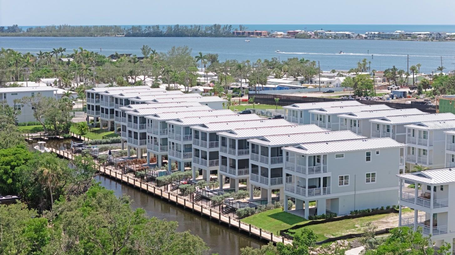 HUNTERS POINT - Residential