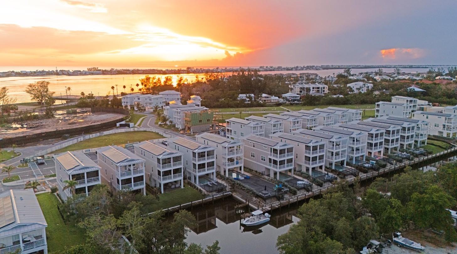 HUNTERS POINT - Residential