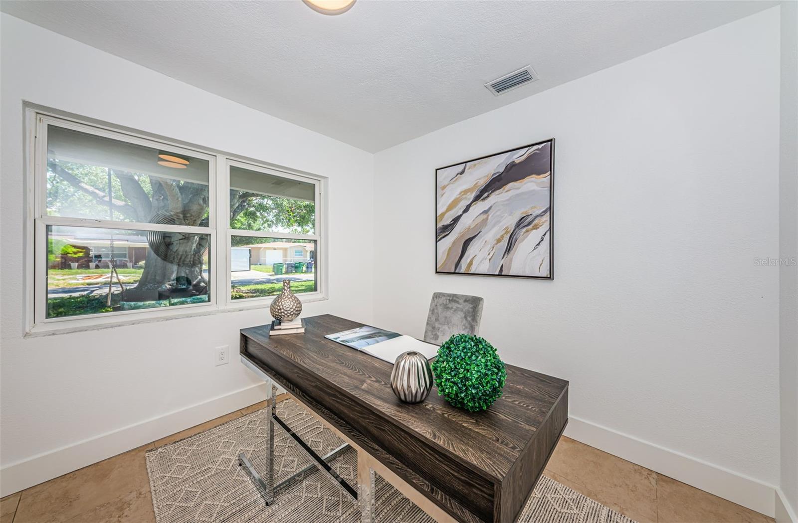 MANHATTAN MANOR 3 - Residential Lease