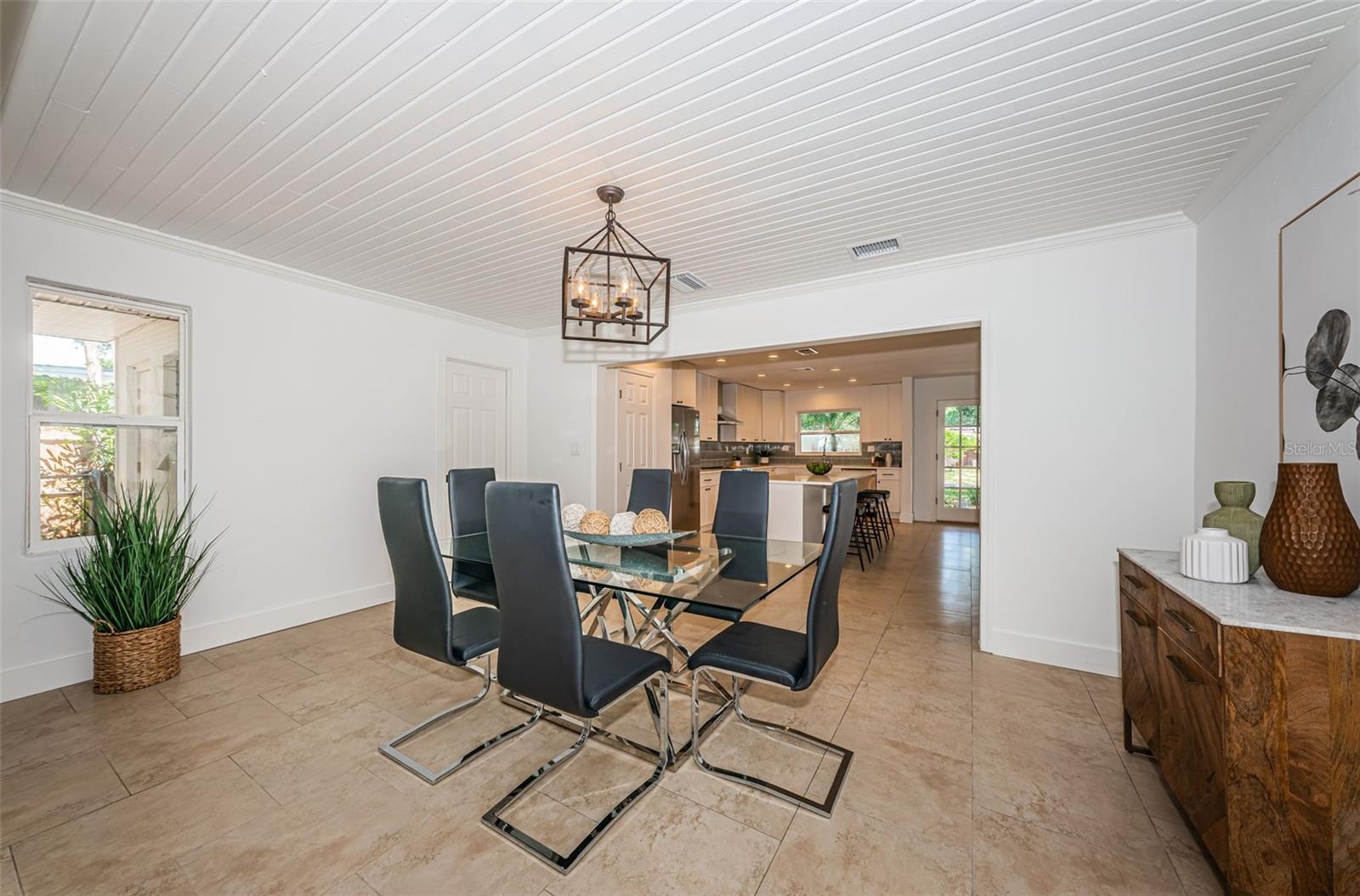 MANHATTAN MANOR 3 - Residential Lease
