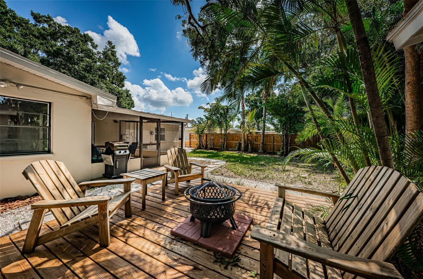 MANHATTAN MANOR 3 - Residential Lease