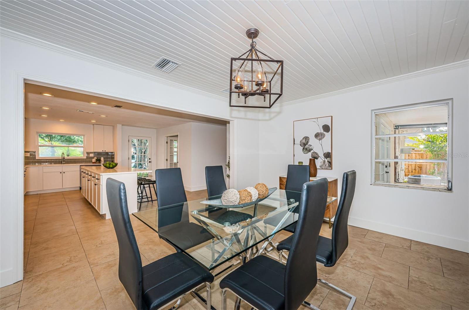 MANHATTAN MANOR 3 - Residential Lease