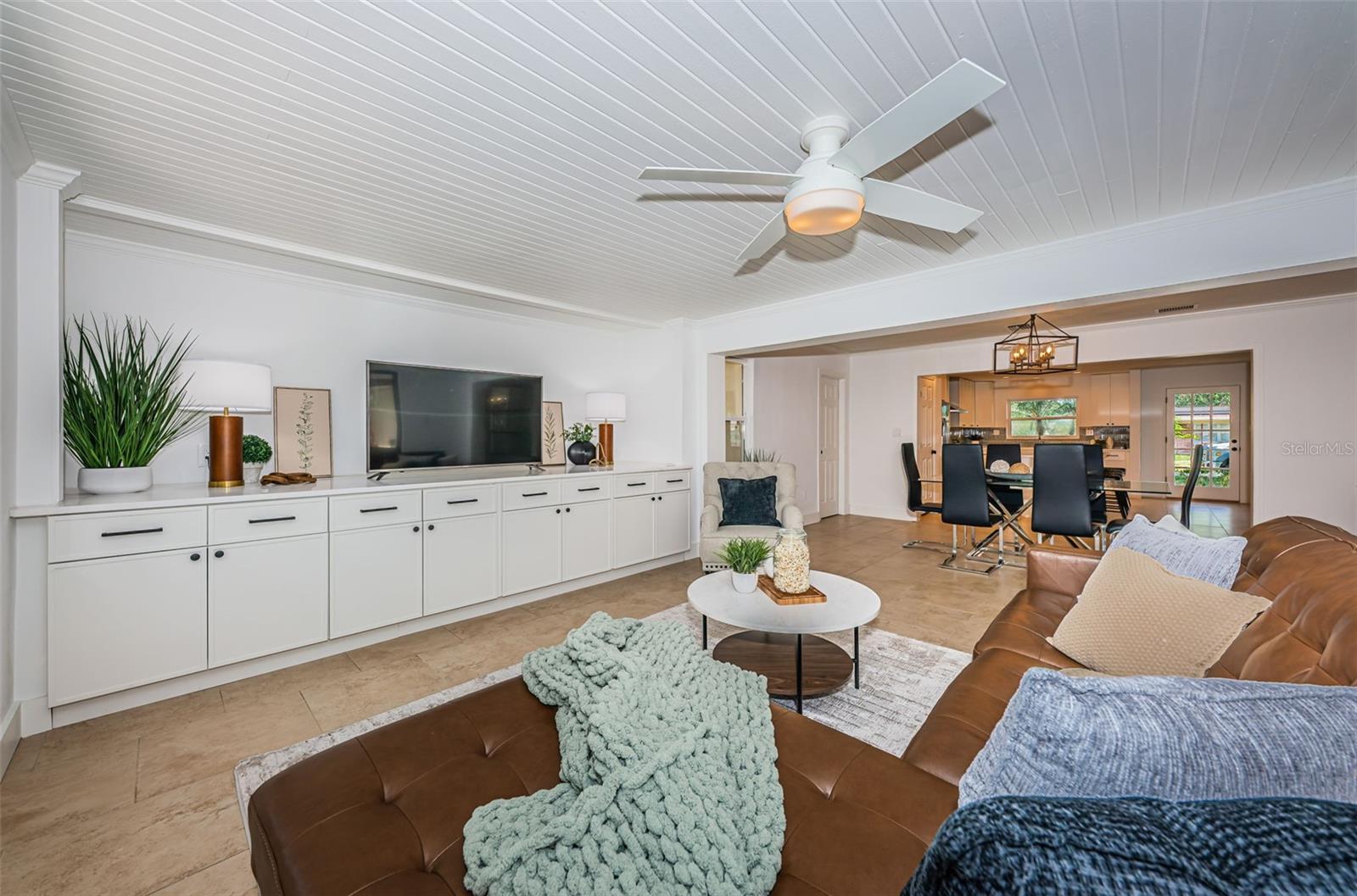 MANHATTAN MANOR 3 - Residential Lease