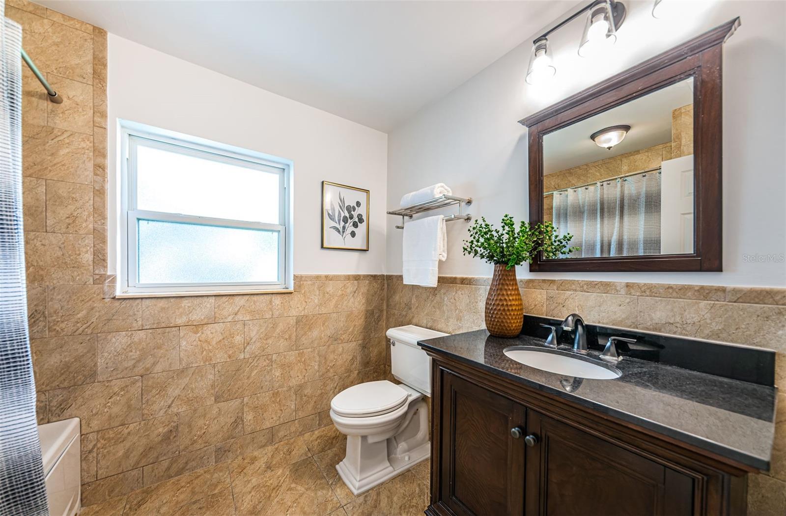 MANHATTAN MANOR 3 - Residential Lease