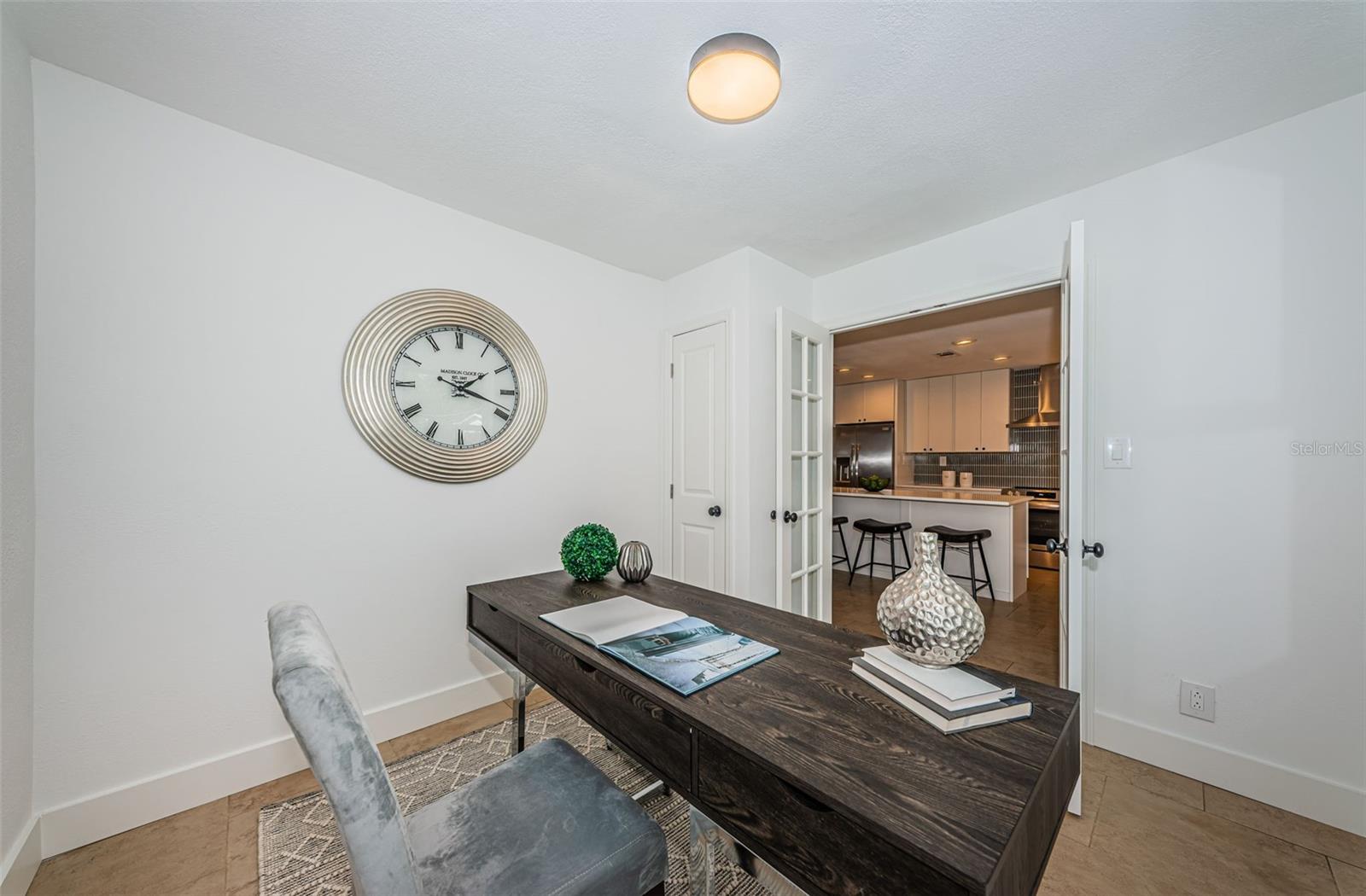 MANHATTAN MANOR 3 - Residential Lease