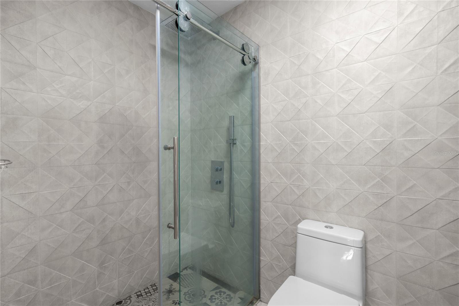 ASTRALIS RESIDENCES & CLUB - Residential Lease