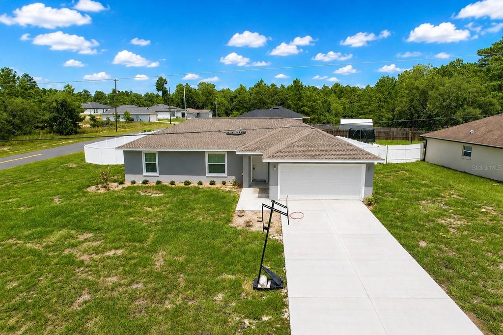 Photo of 476 Marion Oaks Pass, Ocala, FL 34473 (MLS # G5118549)
