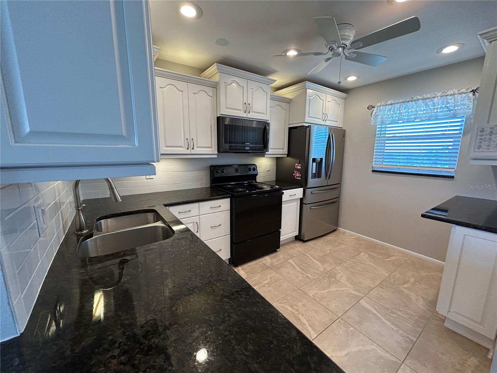 IRONWOOD FIFTH - Residential Lease