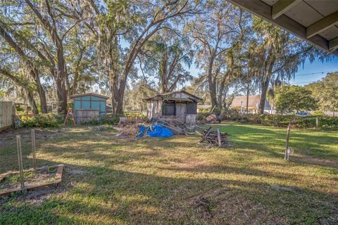 A home in PLANT CITY