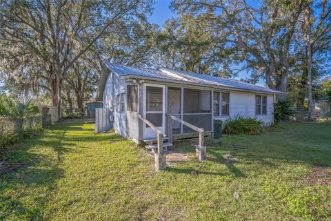 A home in PLANT CITY