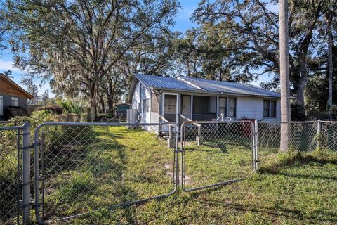 A home in PLANT CITY