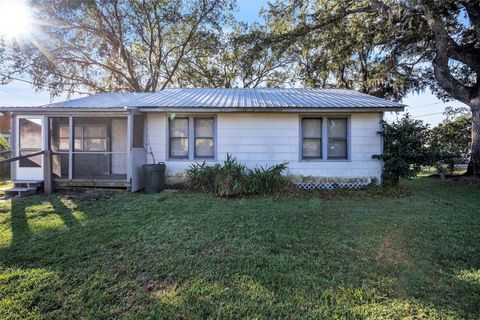 A home in PLANT CITY