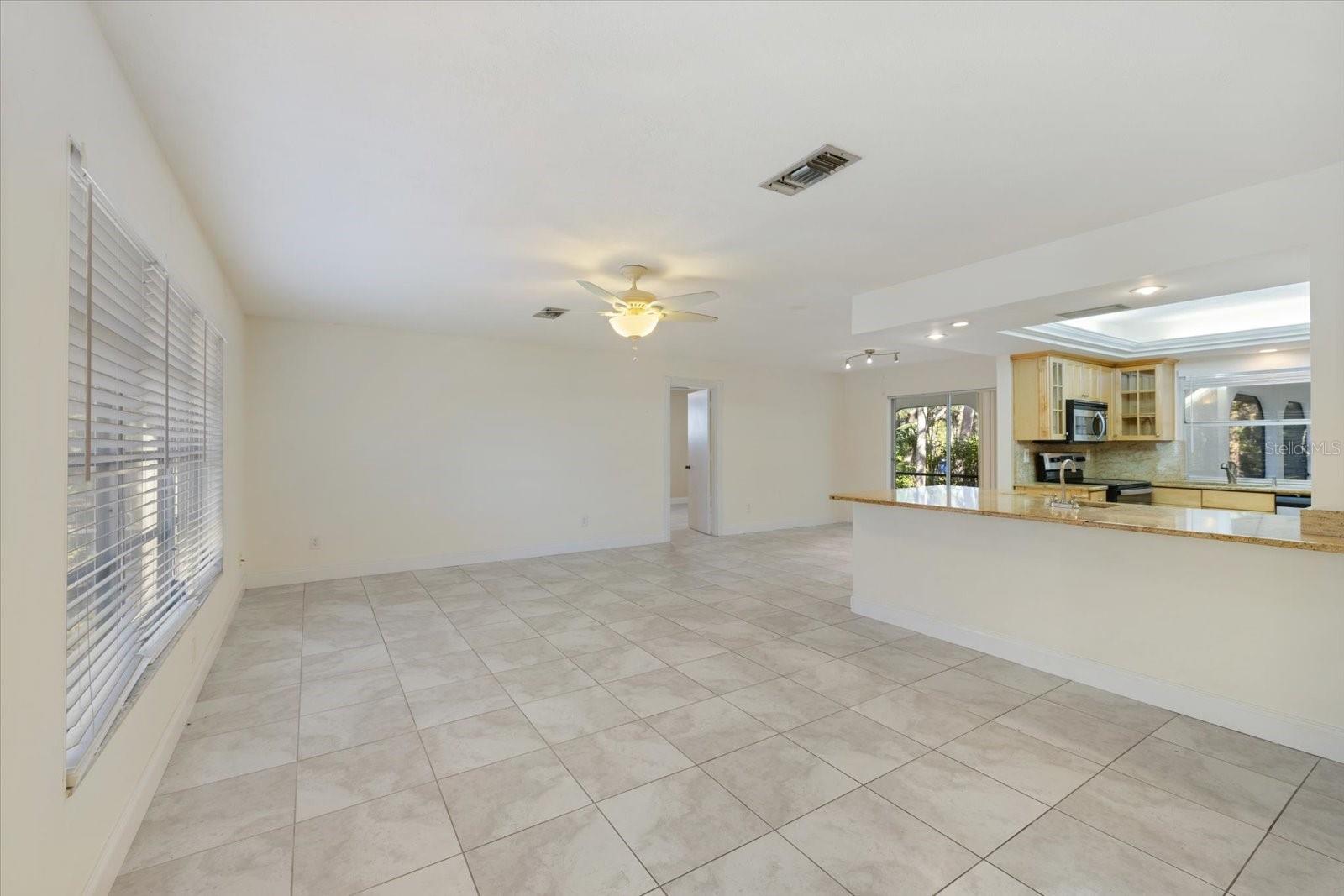 SIESTA BEACH - Residential Lease