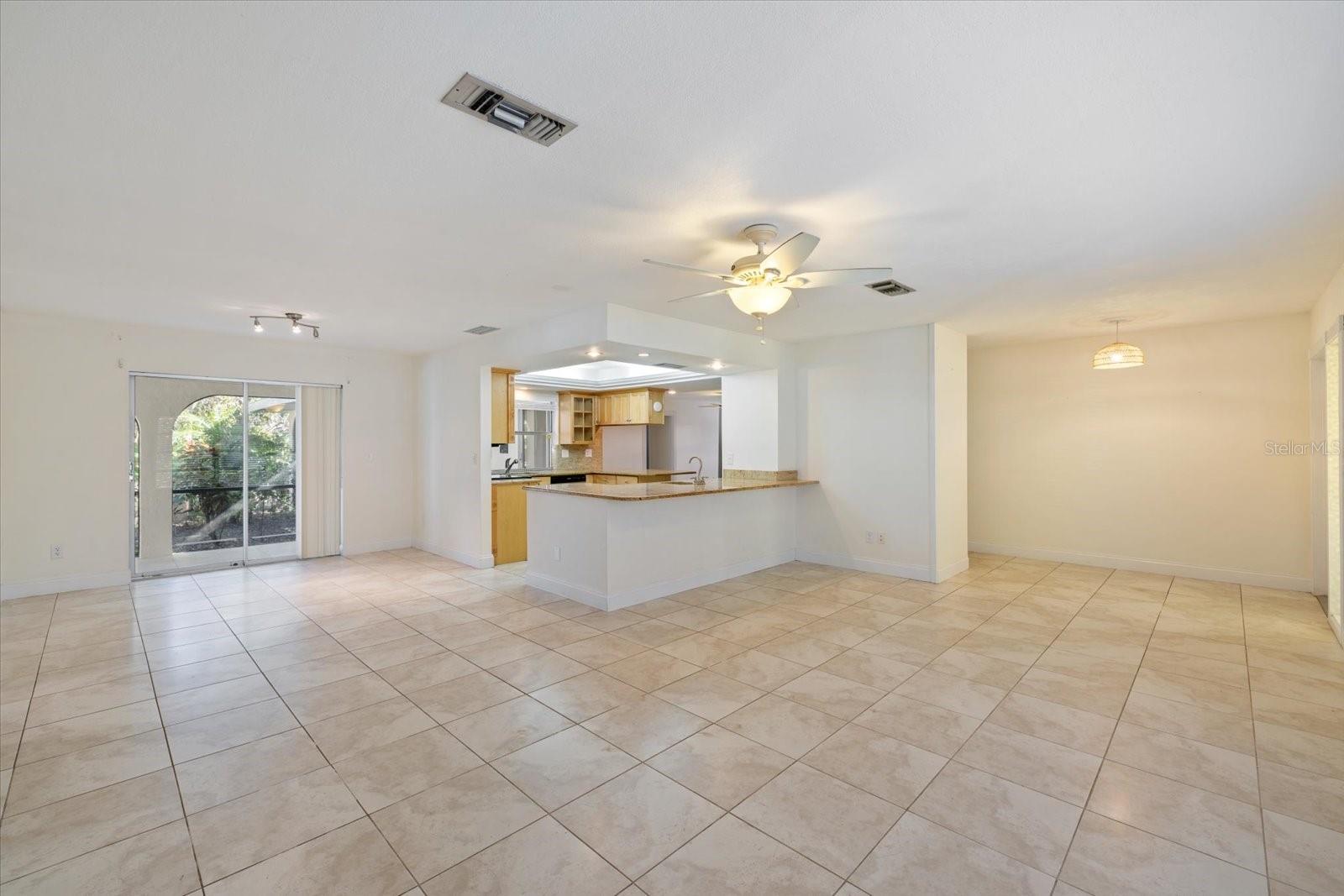 SIESTA BEACH - Residential Lease