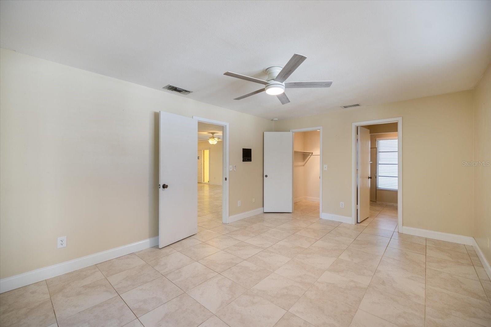 SIESTA BEACH - Residential Lease
