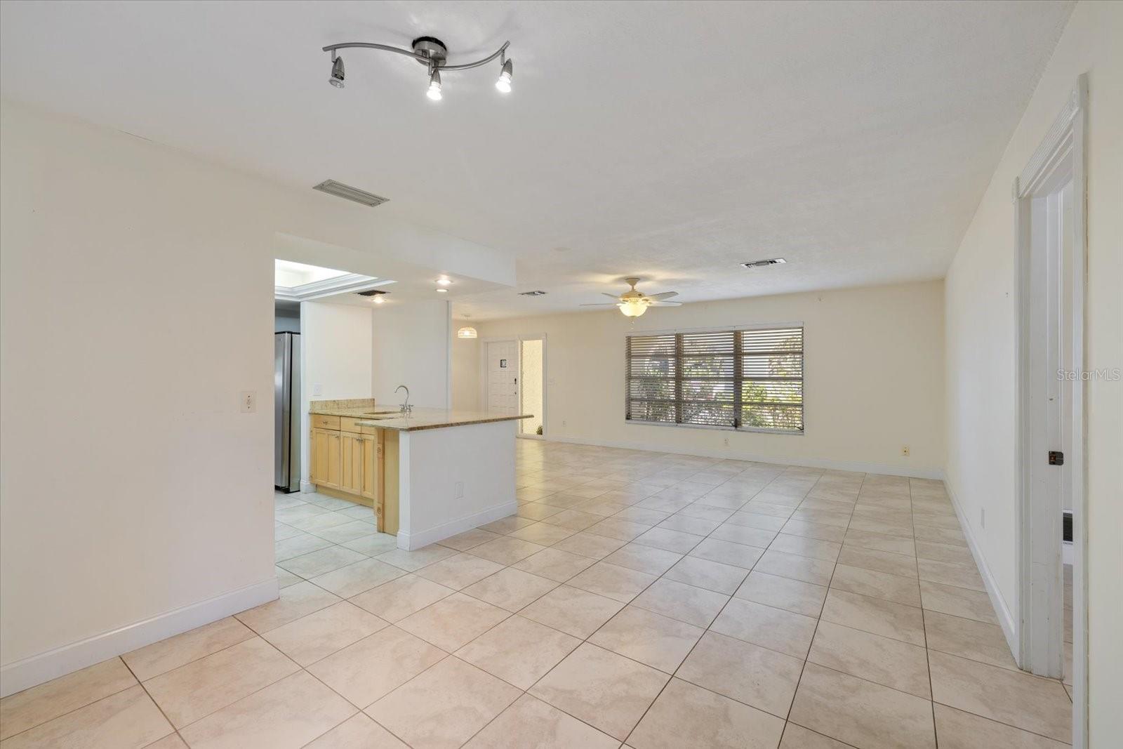 SIESTA BEACH - Residential Lease