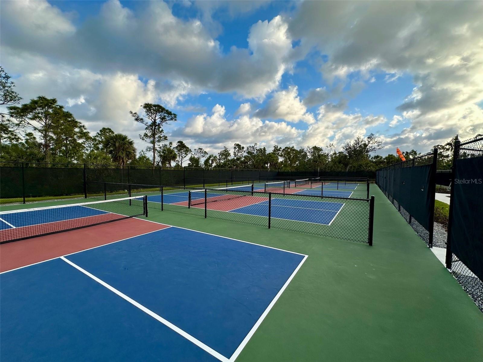 WELLEN PARK GOLF & COUNTRY CLUB - Residential Lease