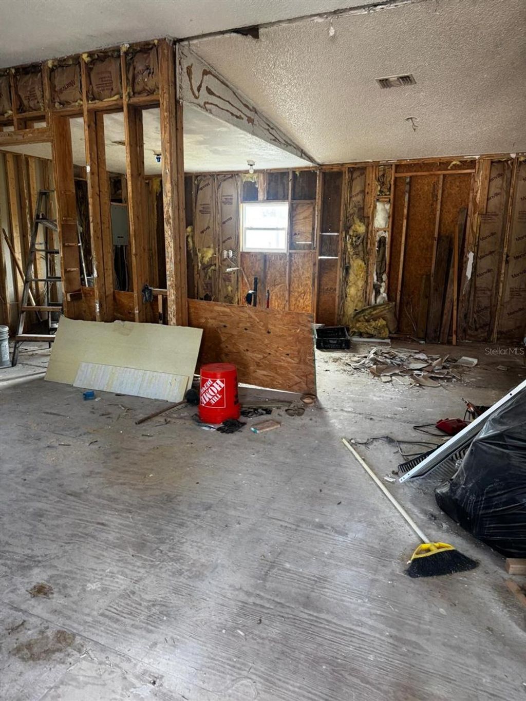 Photo of 2626 Shiner Drive, Lake Wales, FL 33898 (MLS # P4937237)