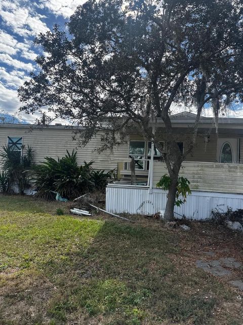 Photo of 2626 Shiner Drive, Lake Wales, FL 33898 (MLS # P4937237)