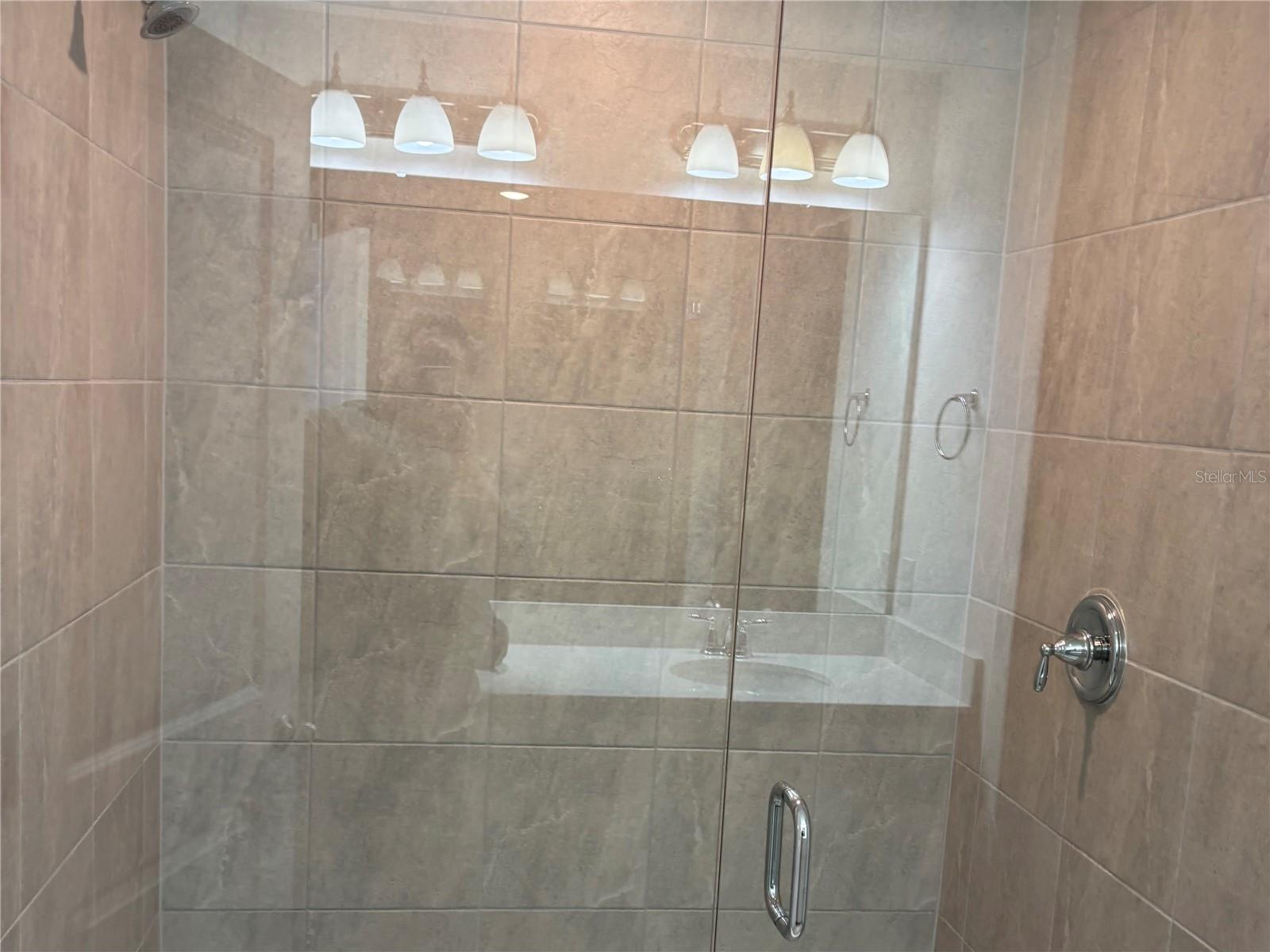 FESTIVAL PH 5 - Residential Lease