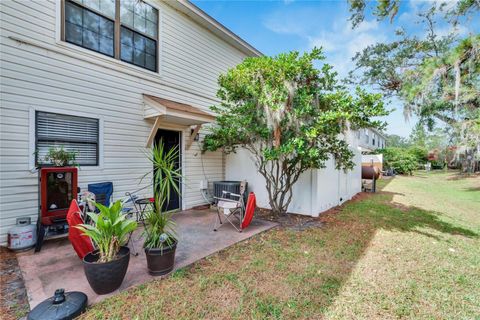 A home in PLANT CITY