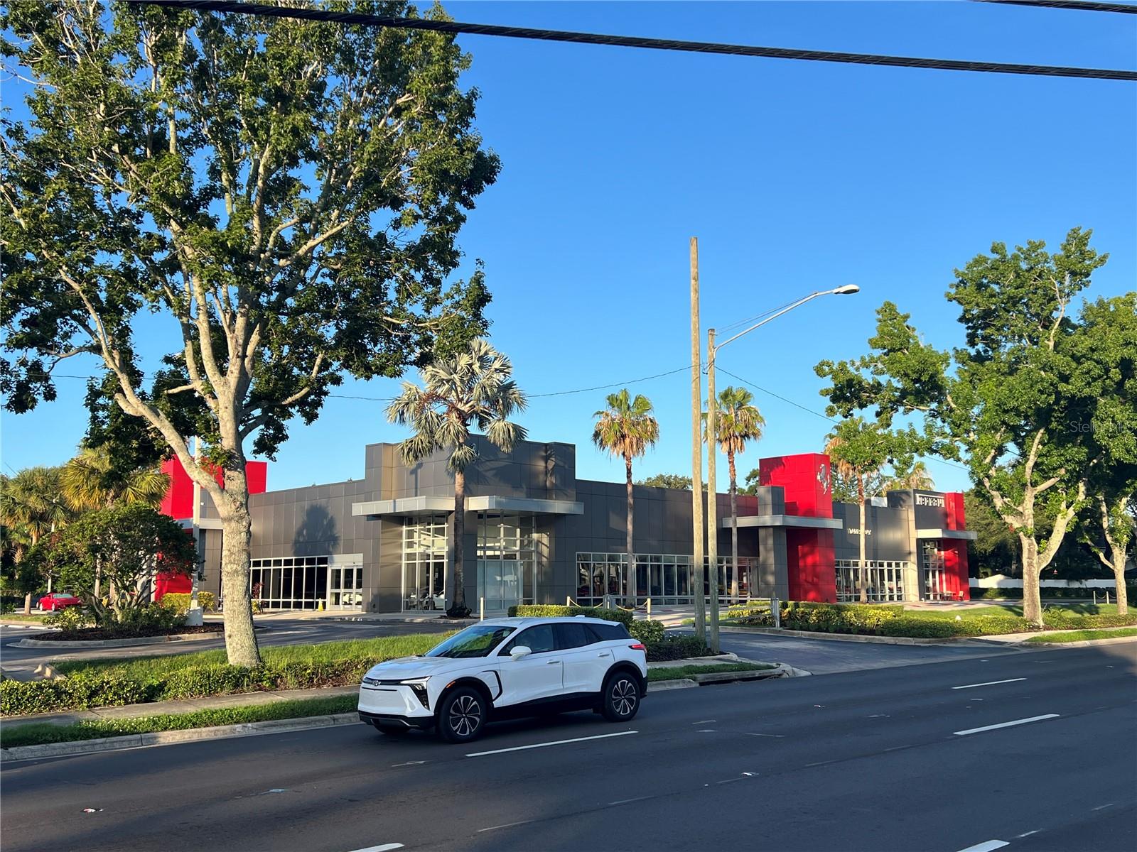 PALM LAKE SQUARE - Commercial Lease