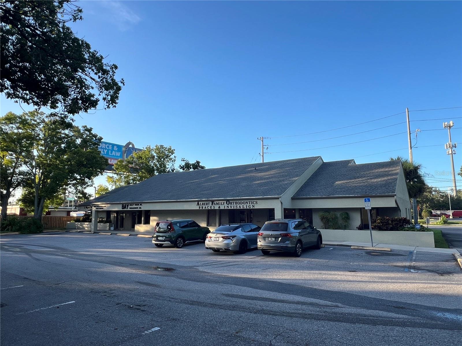 This 925 SF professional office space is located in the small medical / professional office park Palm Lake Square. The space opens into a 10-12 person waiting room with adjacent reception office with visitor restroom. There is a hallway which leads to a staff restroom and break room / kitchenette area and two private offices. This site enjoys great retailesque visibility and a great central location at the SW intersection of US Highway 19 and Tampa Road with nearly 93,000 vehicles / day. The site boasts excellent parking with 4.93 spaces / 1000 SF.
Estimated CAM: $12.01
Initial estimated monthly rent: $2,309 (includes base rate + CAM) plus applicable sales tax
Located in Palm Harbor at the intersection of Tampa Road and US Highway 19 N and north of Curlew Road, offering easy access to surrounding areas.