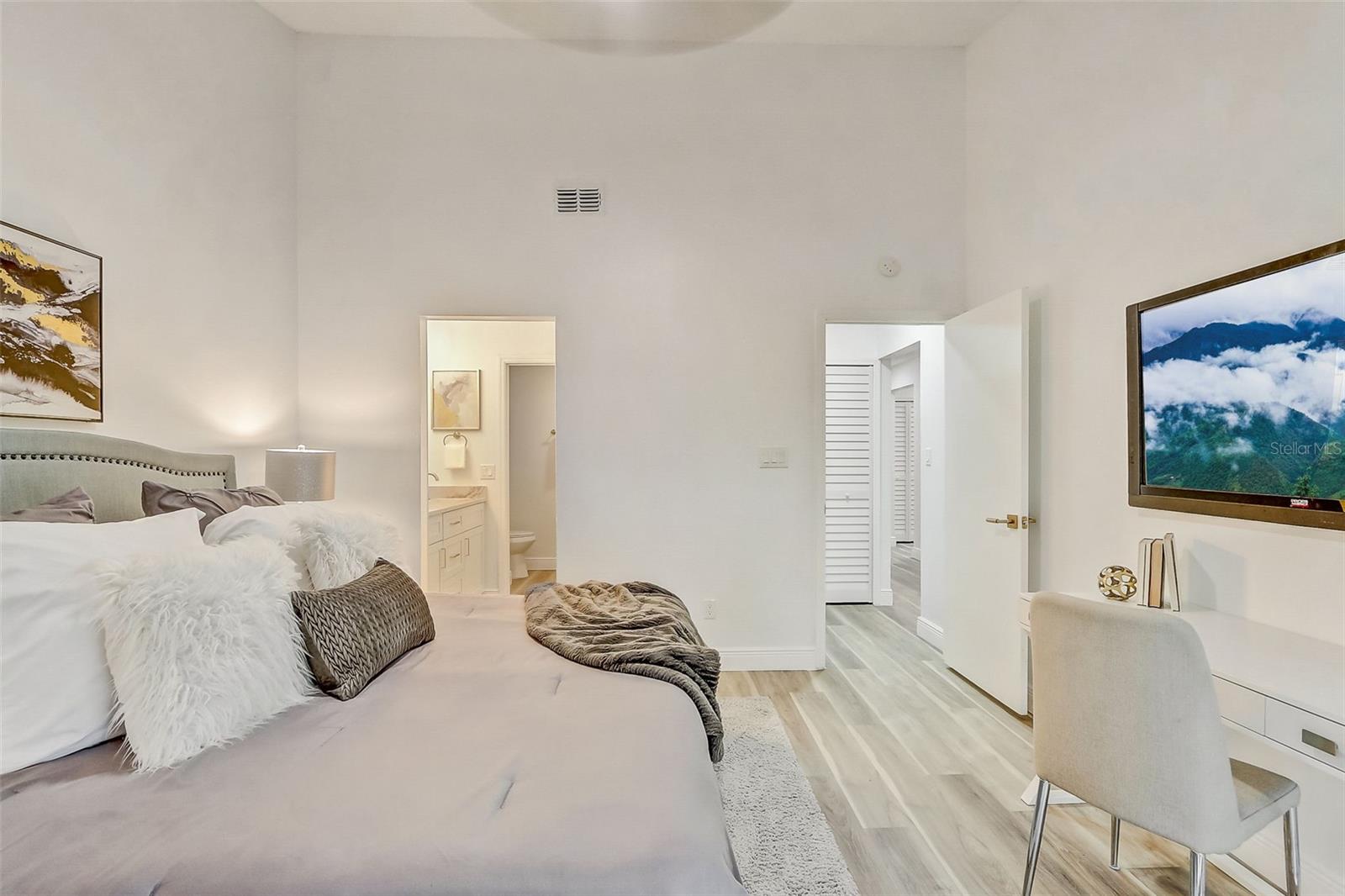 DEER RUN UNIT 14B - Residential