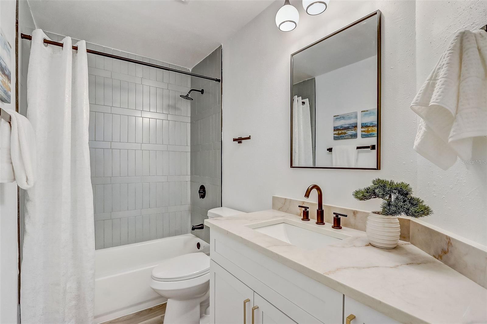 DEER RUN UNIT 14B - Residential