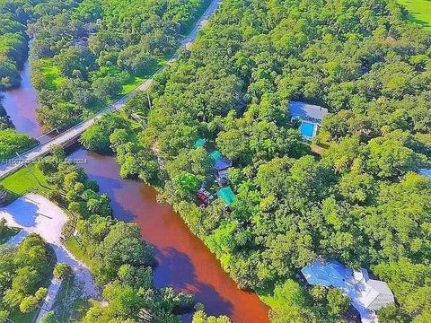 A home in FORT PIERCE