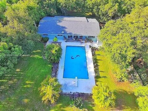 A home in FORT PIERCE