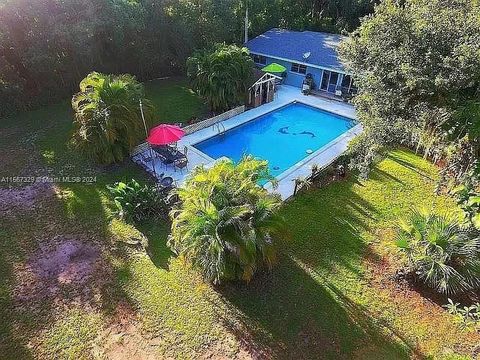 A home in FORT PIERCE