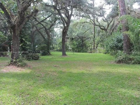 A home in FORT PIERCE