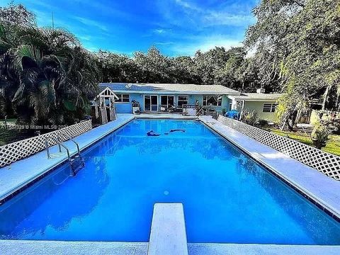 A home in FORT PIERCE