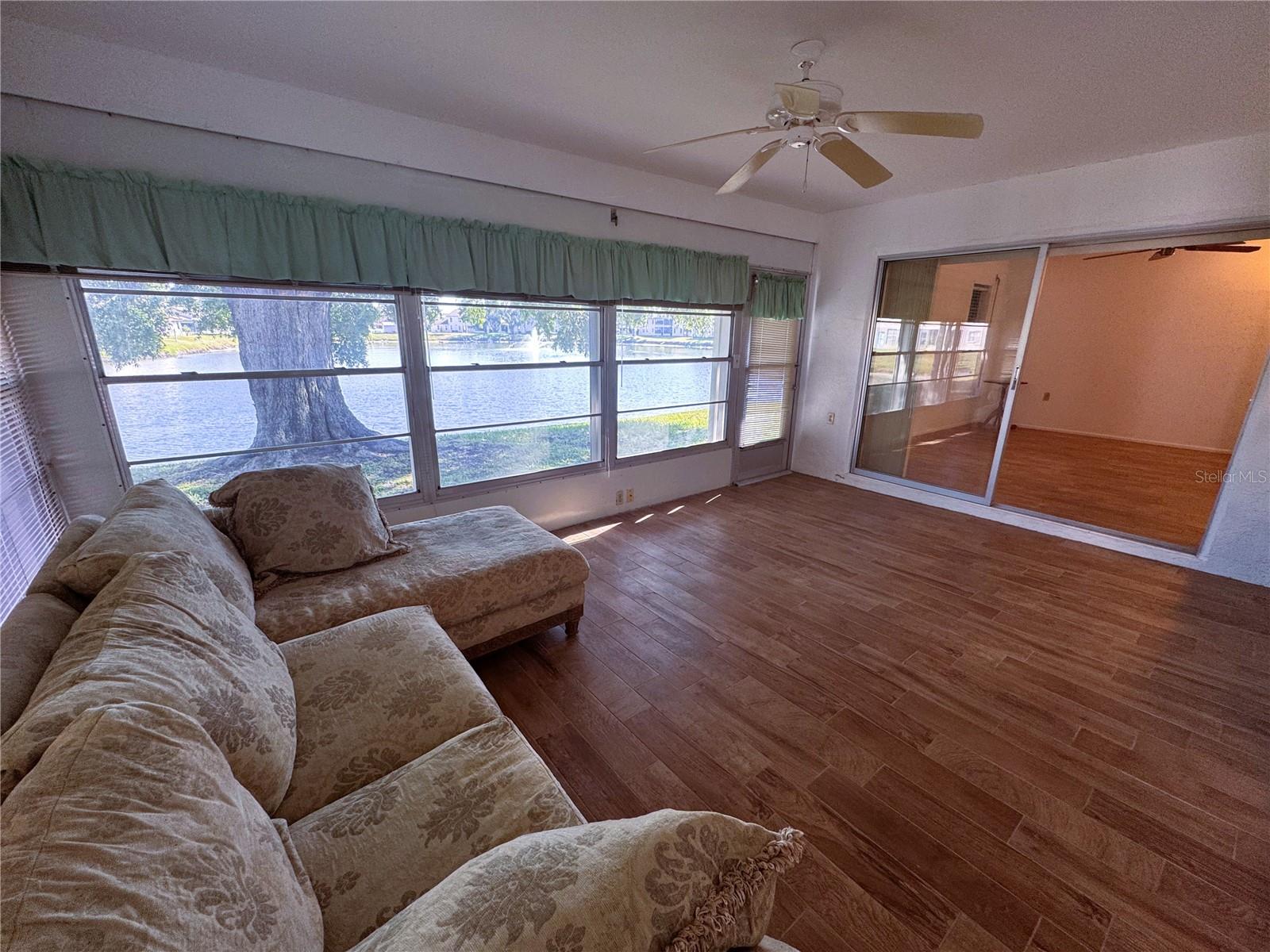 HOLIDAY LAKE VILLAS CONDO - Residential