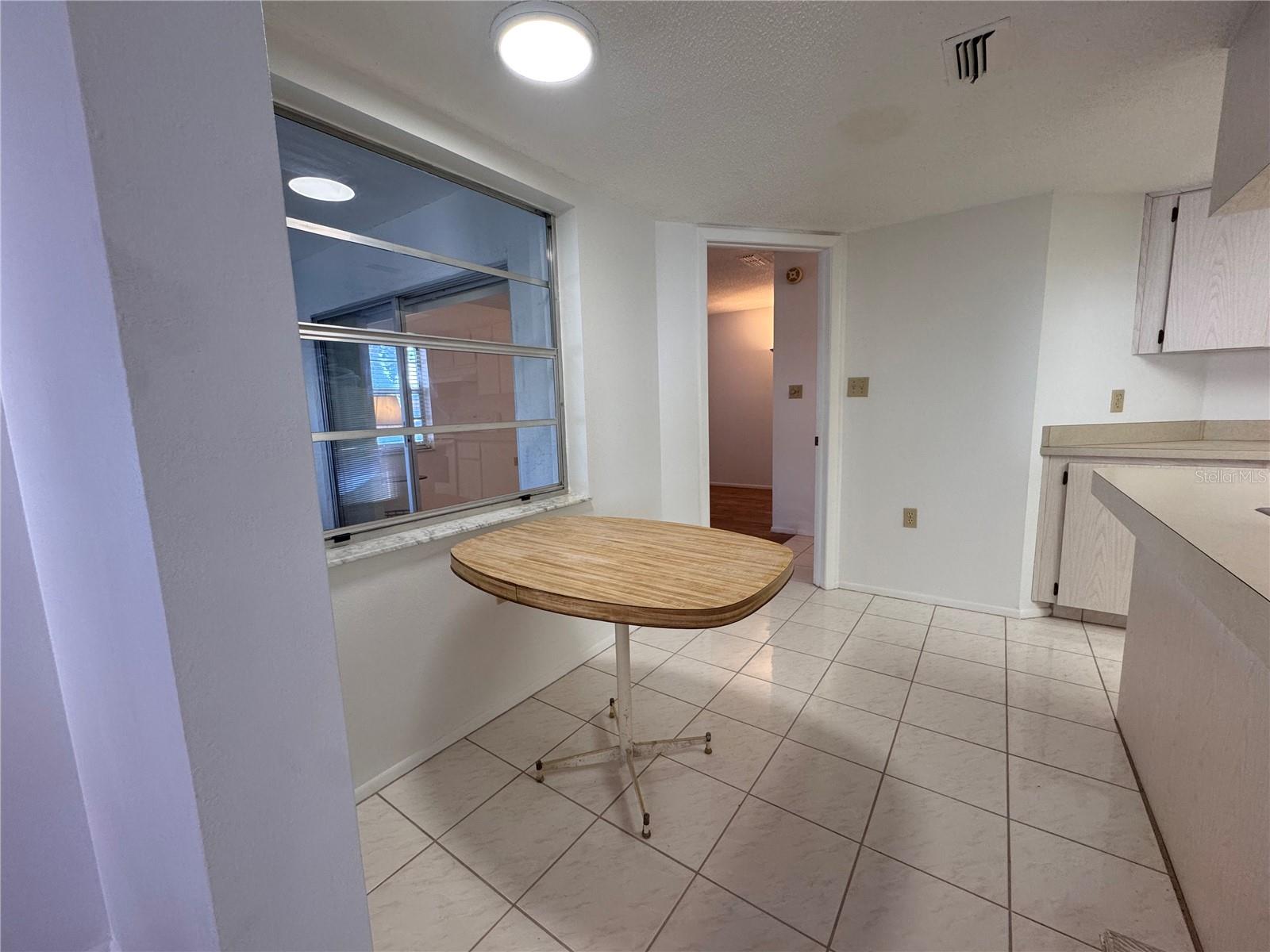 HOLIDAY LAKE VILLAS CONDO - Residential