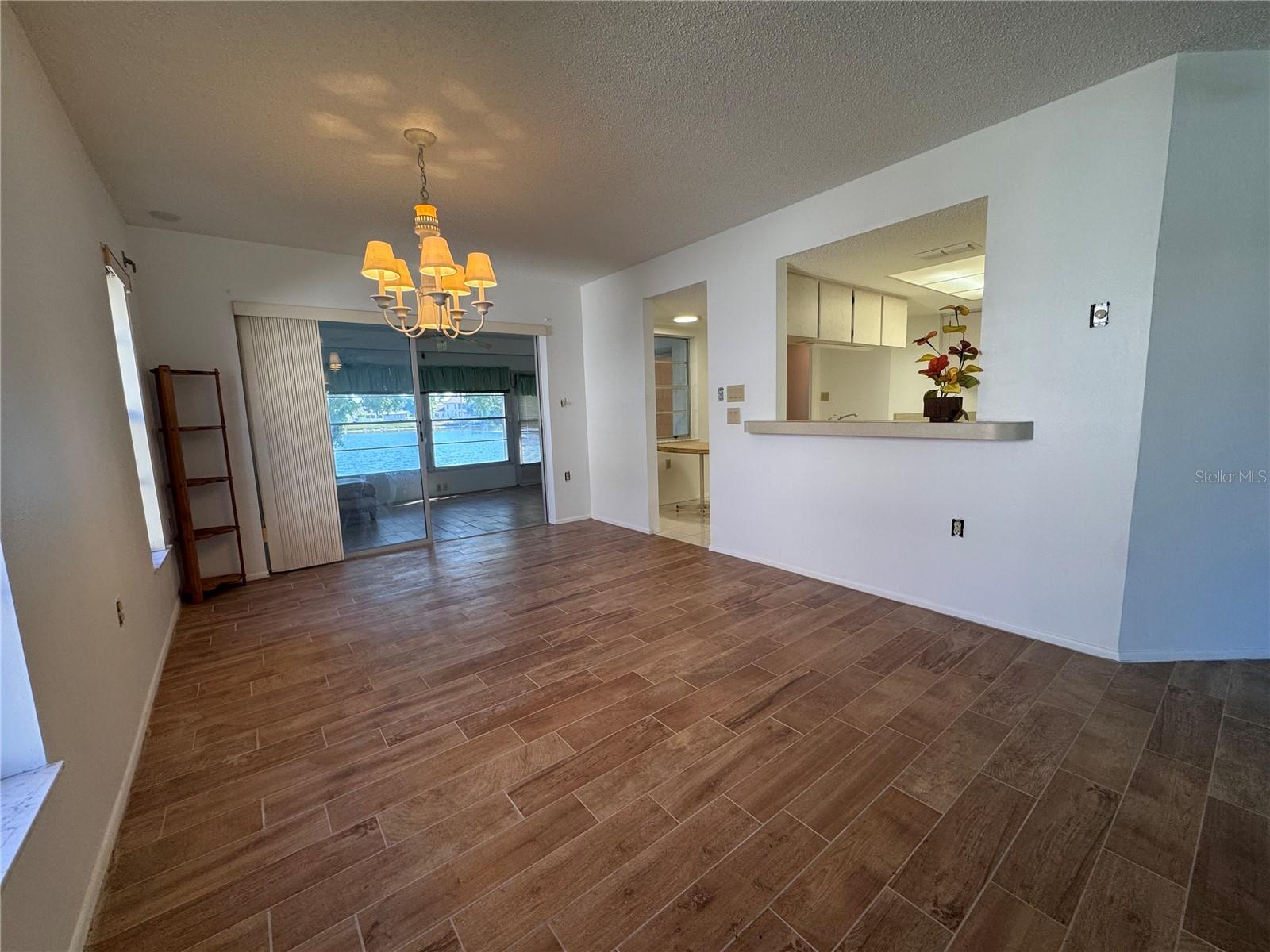 HOLIDAY LAKE VILLAS CONDO - Residential